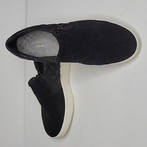 Clark's Layton Step Collection Black & White Women's Slip-On Sneakers Size: 8.5M